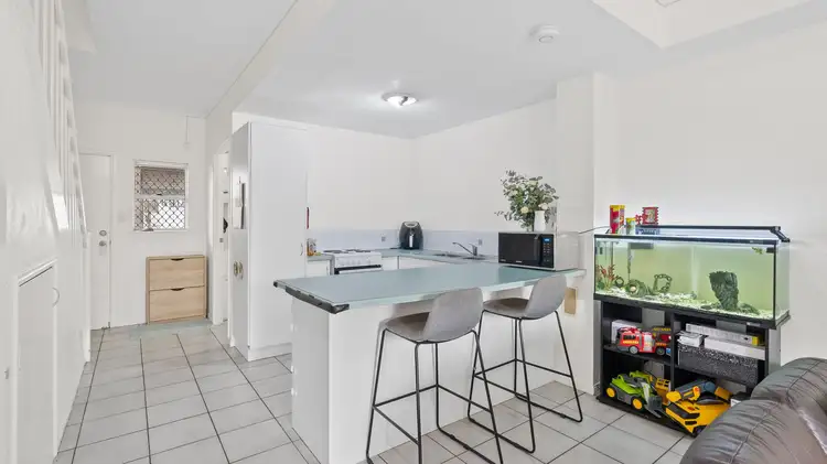 Fifth view of Homely townhouse listing, 2/38 SPRINGFIELD CRESCENT, Manoora QLD 4870