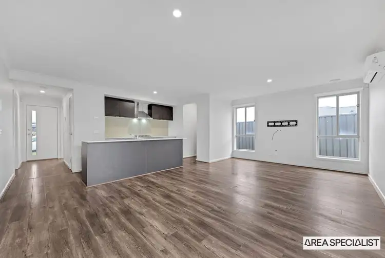 Second view of Homely house listing, 5 Hutton Road, Werribee VIC 3030