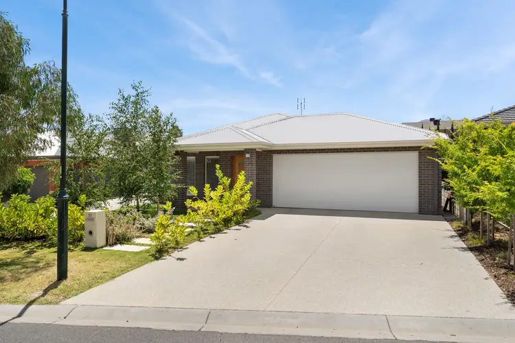 33 McInnes Street