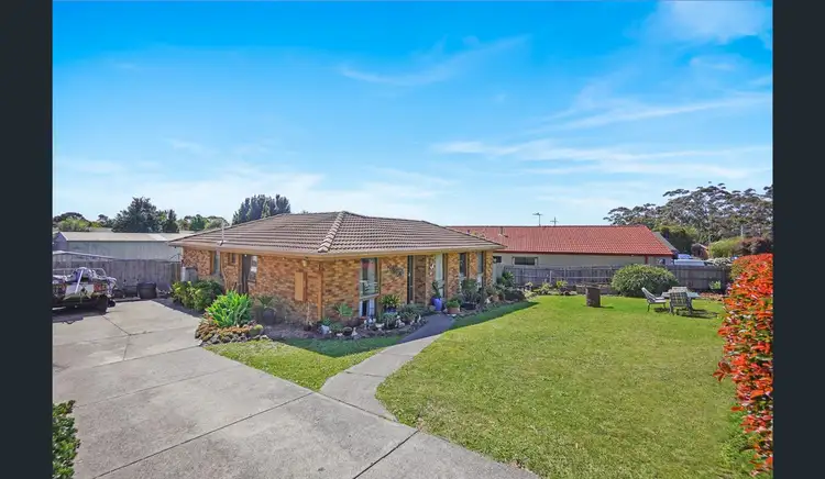 Main view of Homely house listing, 52 Wakenshaw Crescent, Pakenham VIC 3810