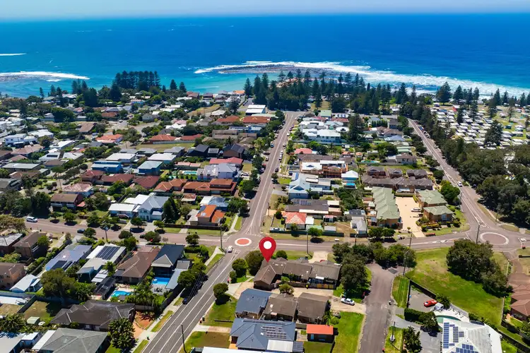 Third view of Homely villa listing, 4/137-139 Stella Street, Long Jetty NSW 2261