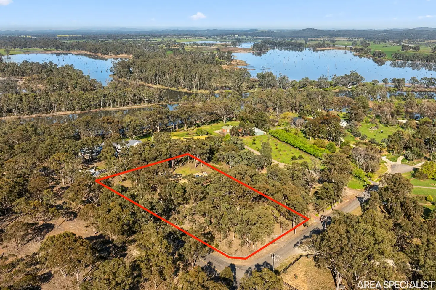 Main view of Homely house listing, 3 Woodlea Court, Kirwans Bridge VIC 3608