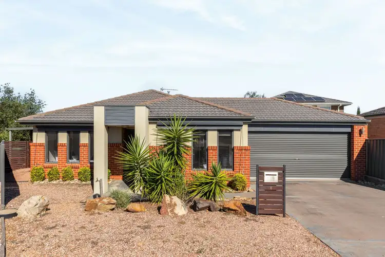 8 Tyack Court