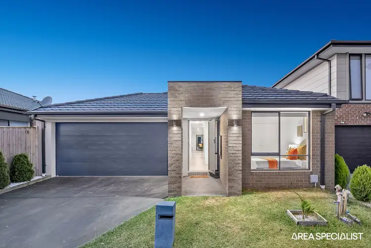10 Brolga Street, Clyde North VIC 3978