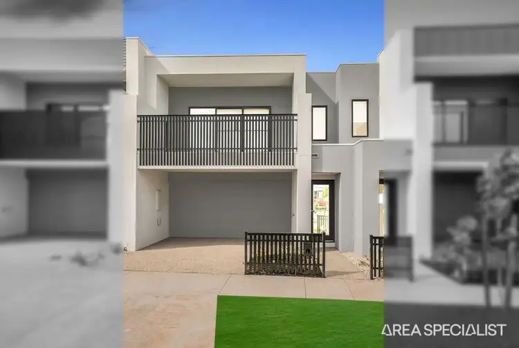 Main view of Homely townhouse listing, 5 Eaglemont Drive, Strathtulloh VIC 3338