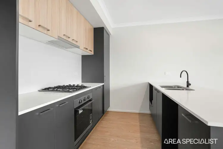 Second view of Homely townhouse listing, 5 Eaglemont Drive, Strathtulloh VIC 3338