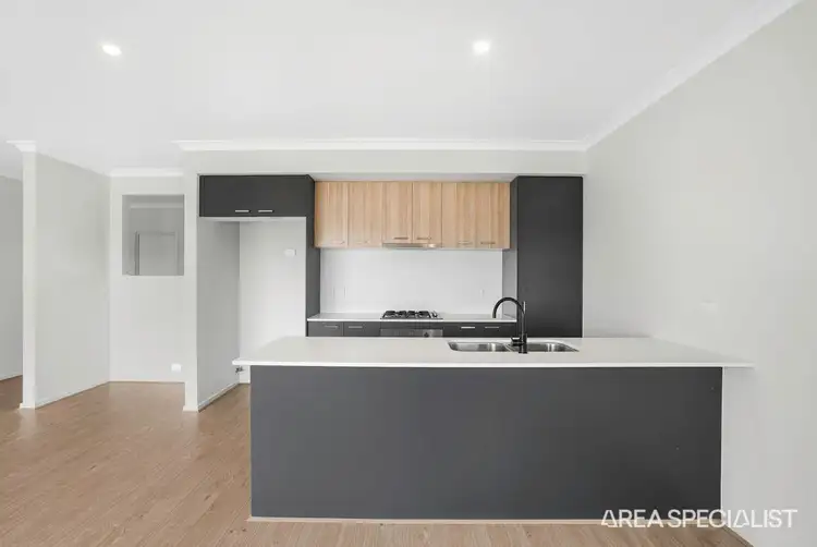 Third view of Homely townhouse listing, 5 Eaglemont Drive, Strathtulloh VIC 3338
