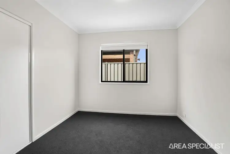 Fifth view of Homely townhouse listing, 5 Eaglemont Drive, Strathtulloh VIC 3338