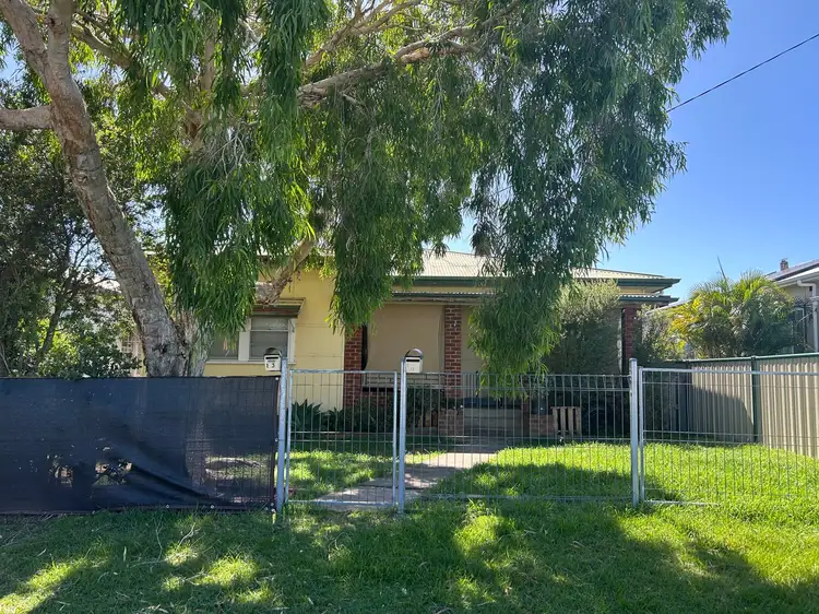 13 Hawthorne Street