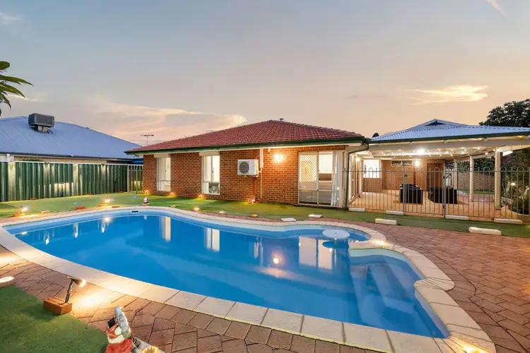 32 Chesterton Drive, Thornlie WA 6108