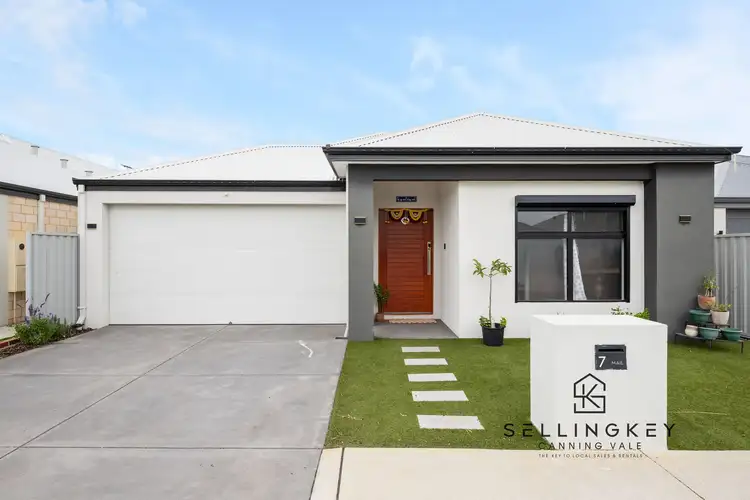 7 Messina Way, Piara Waters WA 6112