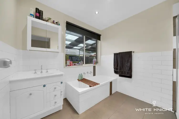 Fifth view of Homely house listing, 15 Ford Court, Truganina VIC 3029