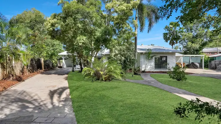 1 Wallum Close, Holloways Beach QLD 4878