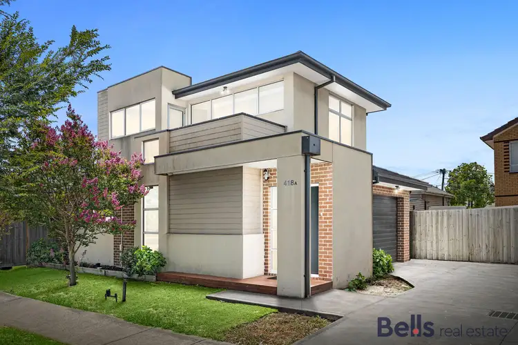 418 & 418a Ballarat Road, Sunshine North VIC 3020