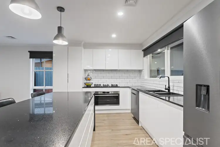 Fifth view of Homely house listing, 10 Diana Court, Langwarrin VIC 3910