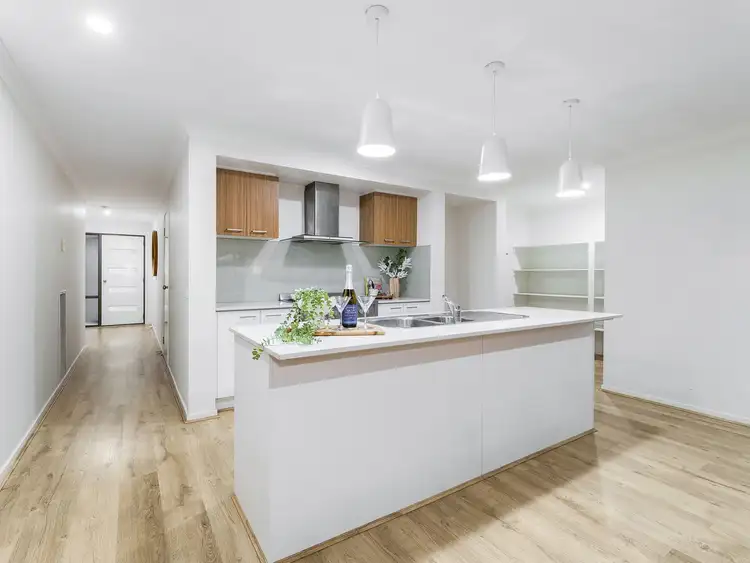 Sixth view of Homely house listing, 2 Montalto Drive, Pakenham VIC 3810