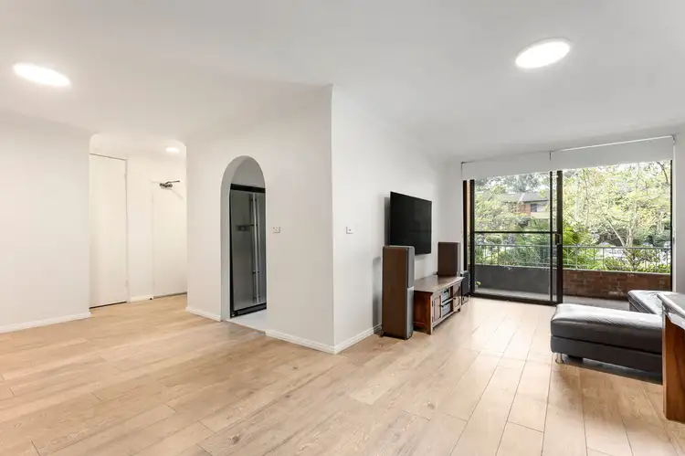 6 Benton Avenue