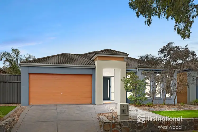 7 Mokoan Close, Manor Lakes VIC 3024