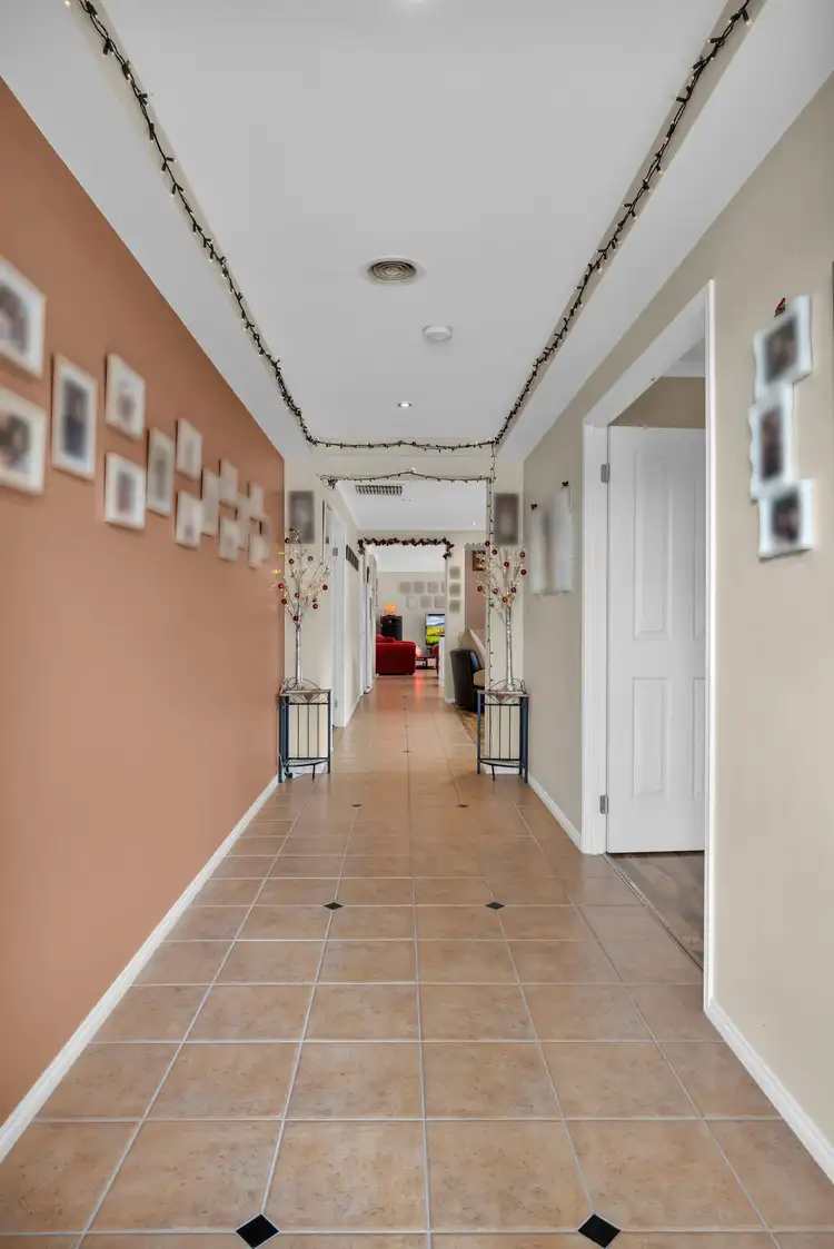 Fifth view of Homely house listing, 2 KEYSTONE COURT, Lynbrook VIC 3975