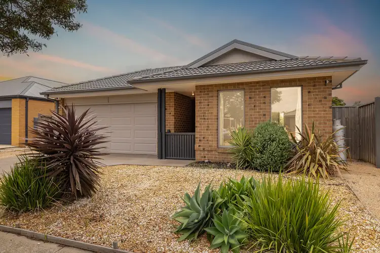 28 Grampian Boulevard