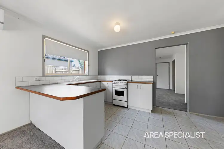 Fifth view of Homely house listing, 10 Meredith Close, Narre Warren South VIC 3805