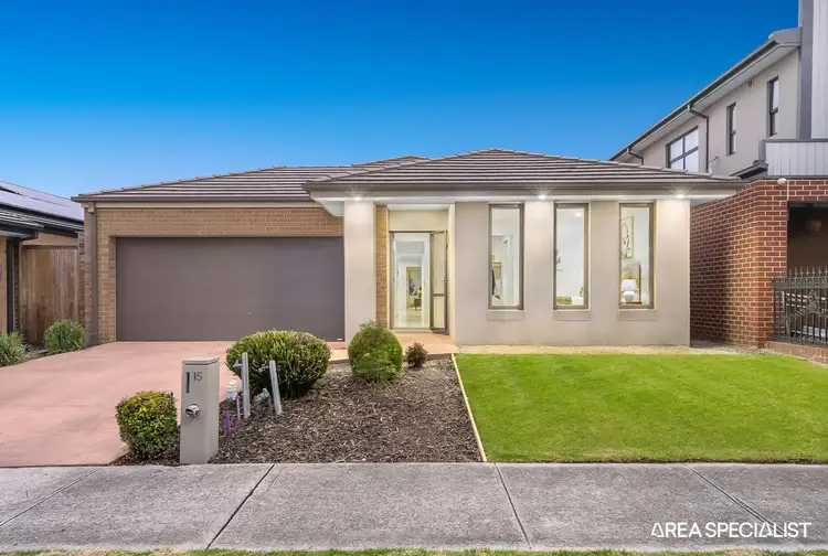 15 Greenglade Way, Cranbourne East VIC 3977