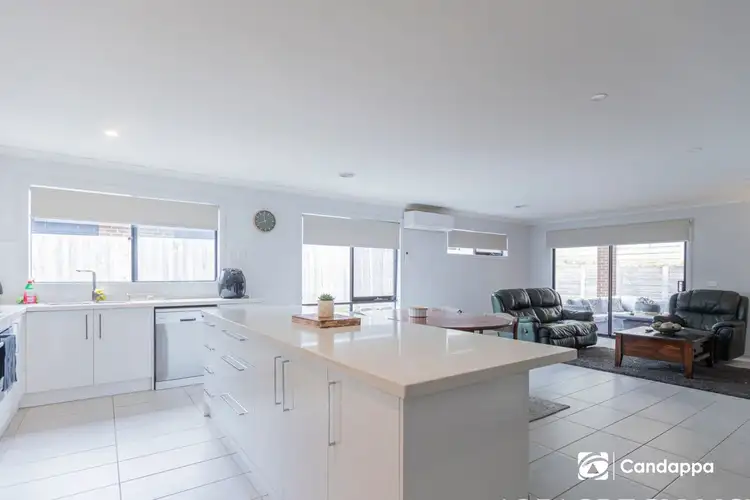 23 Wakeful Crescent, Drouin VIC 3818