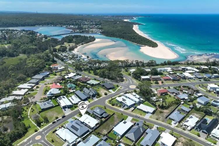 7 Bimbla Avenue, Dolphin Point NSW 2539