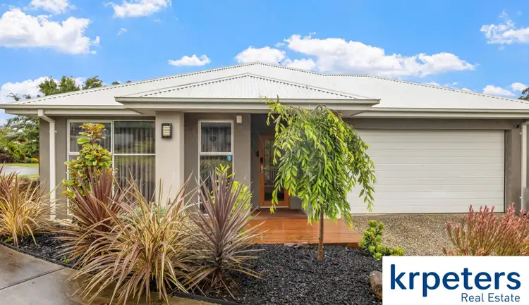 Second view of Homely house listing, 8 Hillgrove Close, Warragul VIC 3820