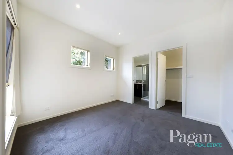 Fifth view of Homely villa listing, 2/10 Francis Street, Oak Park VIC 3046