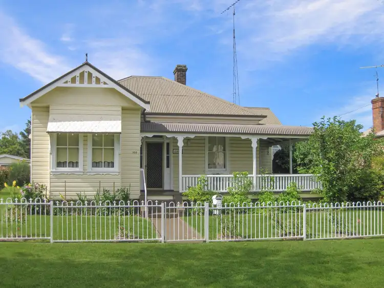 100 Bourke Street, Glen Innes NSW 2370