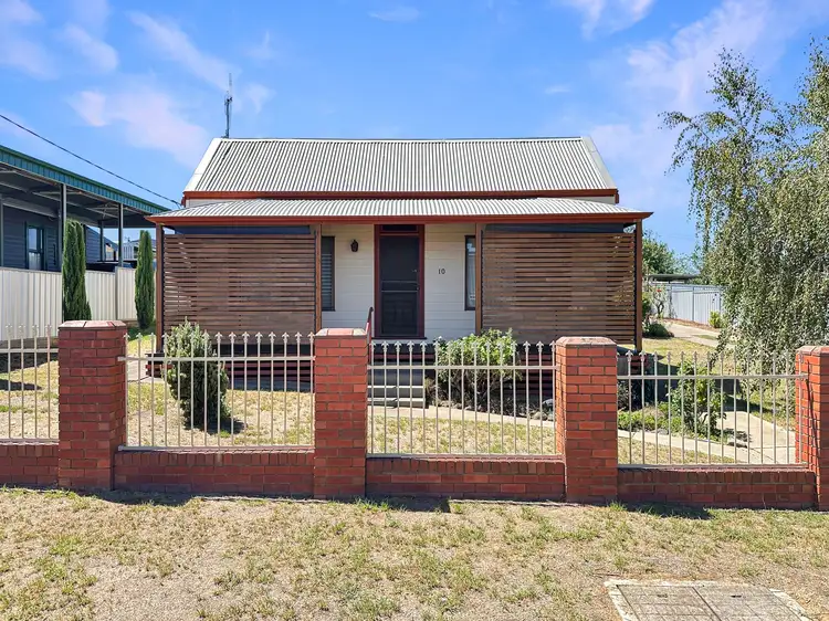 10 Outtrim Street, Maryborough VIC 3465