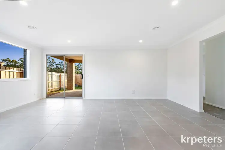 Sixth view of Homely house listing, 27 TREFELLA RISE, Drouin VIC 3818