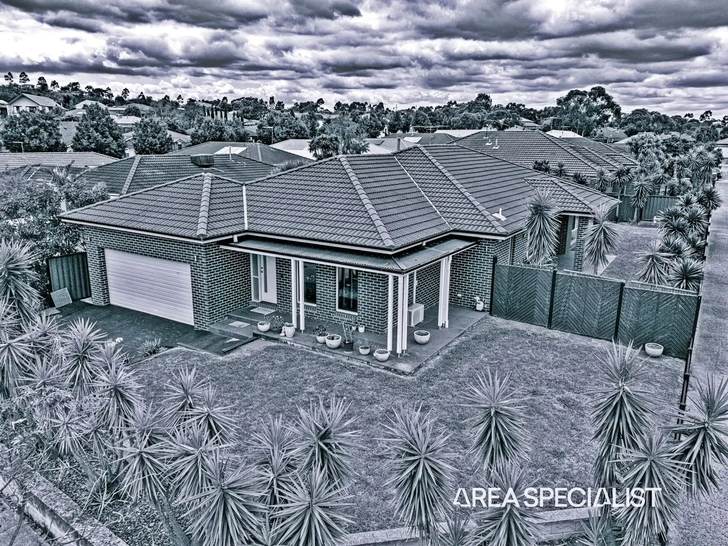 Main view of Homely house listing, 5 Caspian Chase, Pakenham VIC 3810