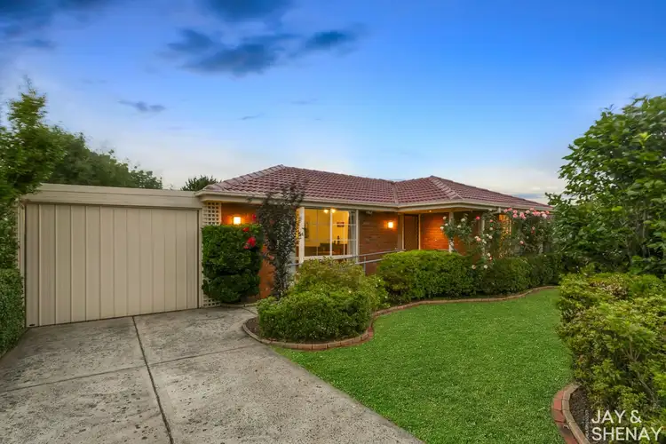8 Reema Boulevard, Endeavour Hills VIC 3802