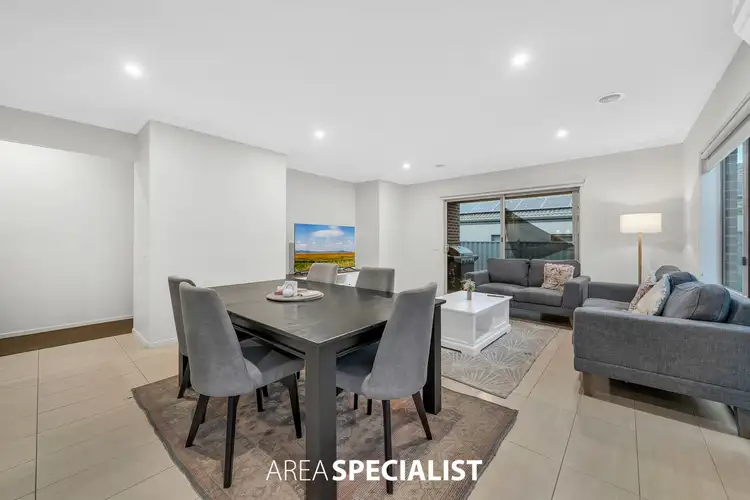 Fifth view of Homely house listing, 27 Mossey Crescent, Cranbourne East VIC 3977