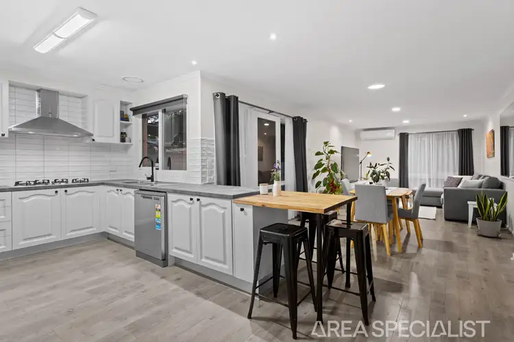Fourth view of Homely house listing, 7 Lynne Court, Langwarrin VIC 3910