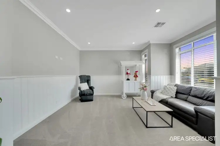 Fifth view of Homely house listing, 10 Shangrala Road, Thornhill Park VIC 3335