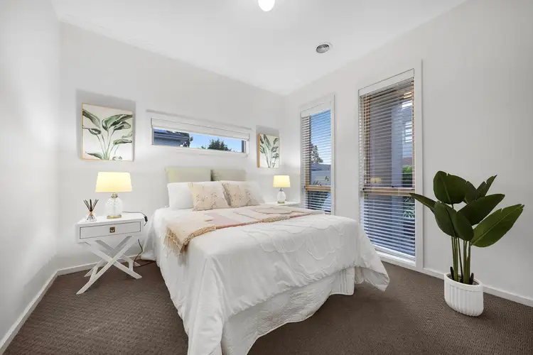 Fifth view of Homely house listing, 1 Barrier Reef Circuit, Endeavour Hills VIC 3802