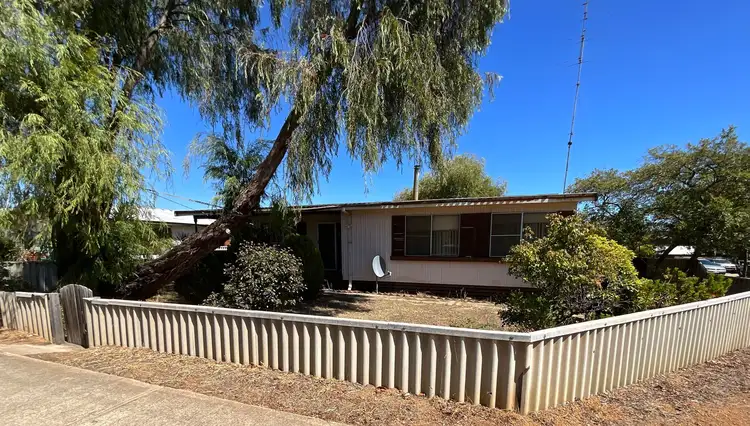 44 HOTHAM AVENUE