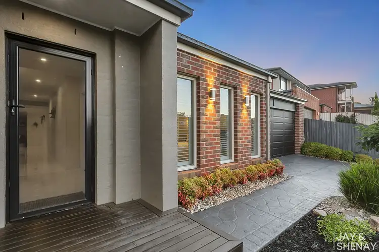 Second view of Homely house listing, 8 Loren Court, Endeavour Hills VIC 3802