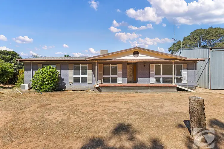 18-20 (8A) Balaklava Road