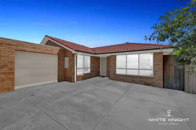 Main view of Homely unit listing, 2/33 Scott Avenue, St Albans VIC 3021