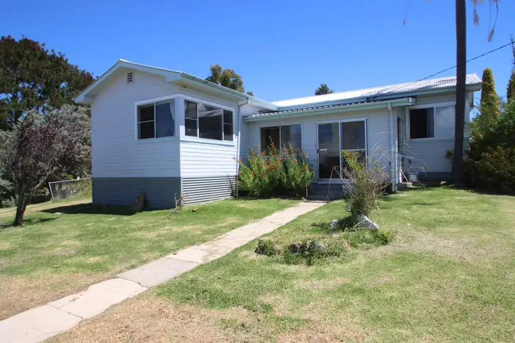 Main view of Homely house listing, 4 Erindee Avenue, Tenterfield NSW 2372