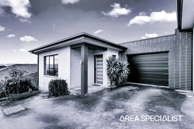 23 Hannah Rise Crescent