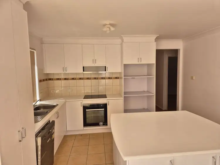 Fifth view of Homely house listing, 18 Gosford Gardens, Derrimut VIC 3026