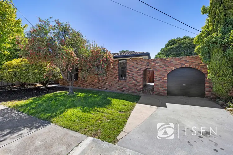 25 Desmond Street, Strathdale VIC 3550