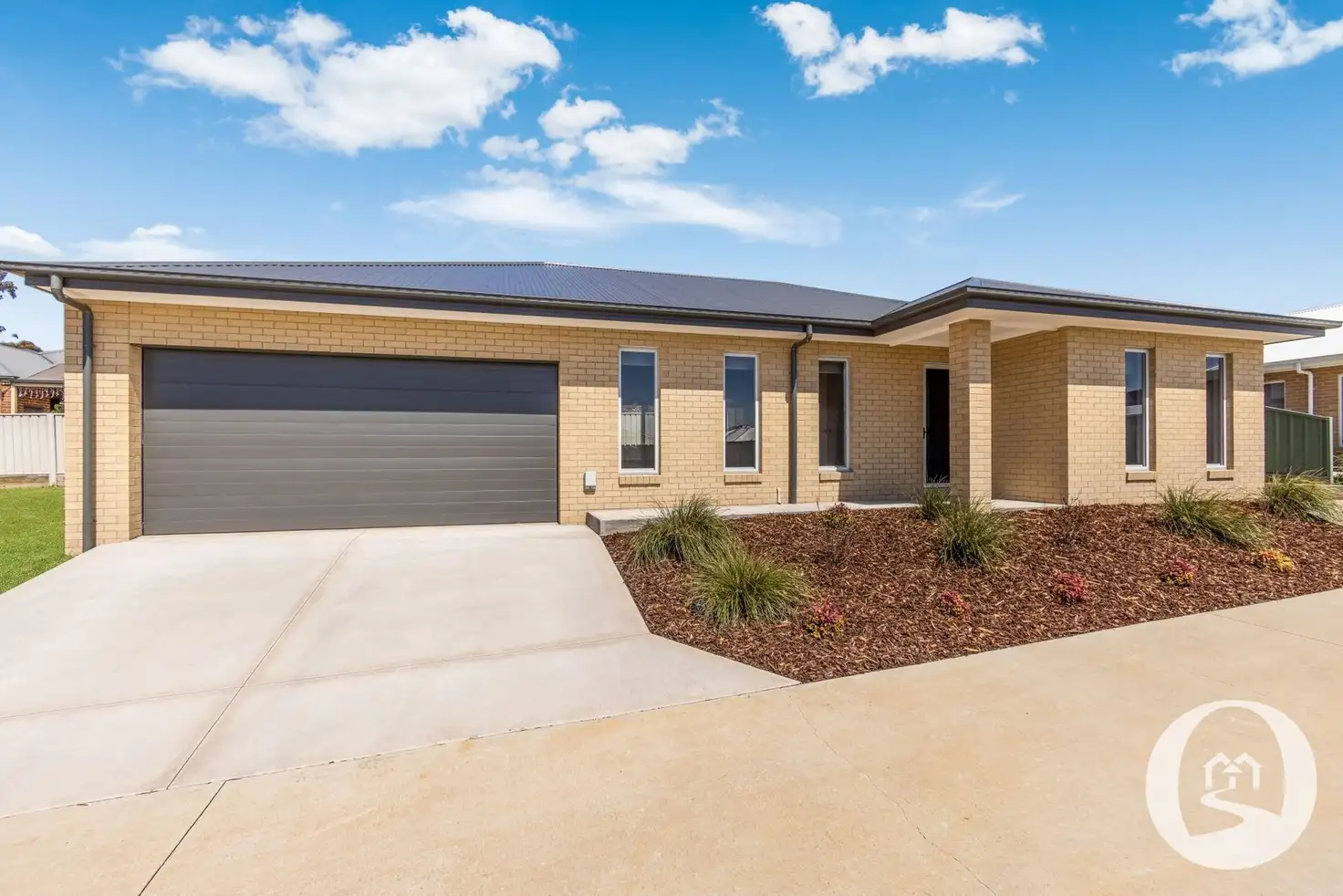Main view of Homely house listing, 2/10 Amara Way, Kangaroo Flat VIC 3555