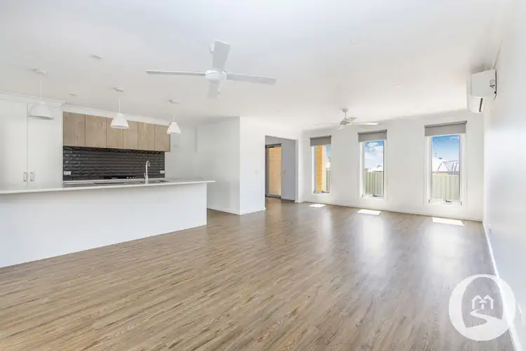 Third view of Homely house listing, 2/10 Amara Way, Kangaroo Flat VIC 3555