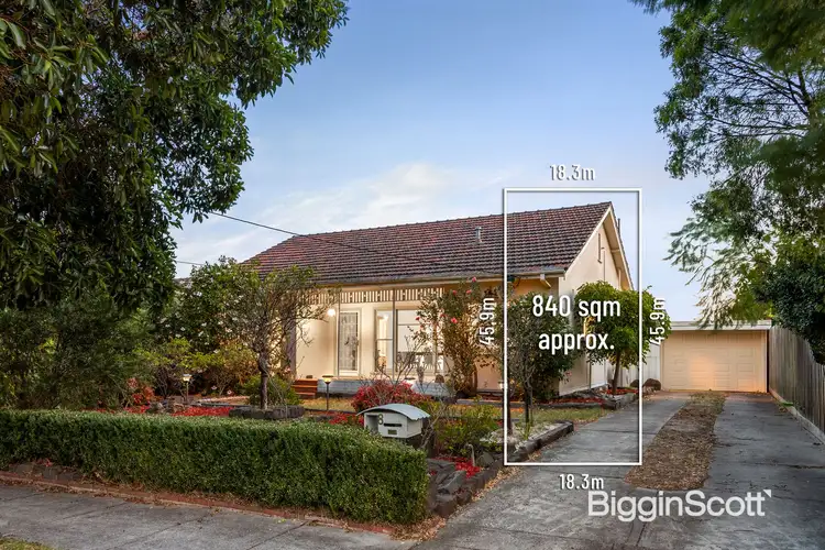 8 Hamilton Crescent, Doncaster East VIC 3109